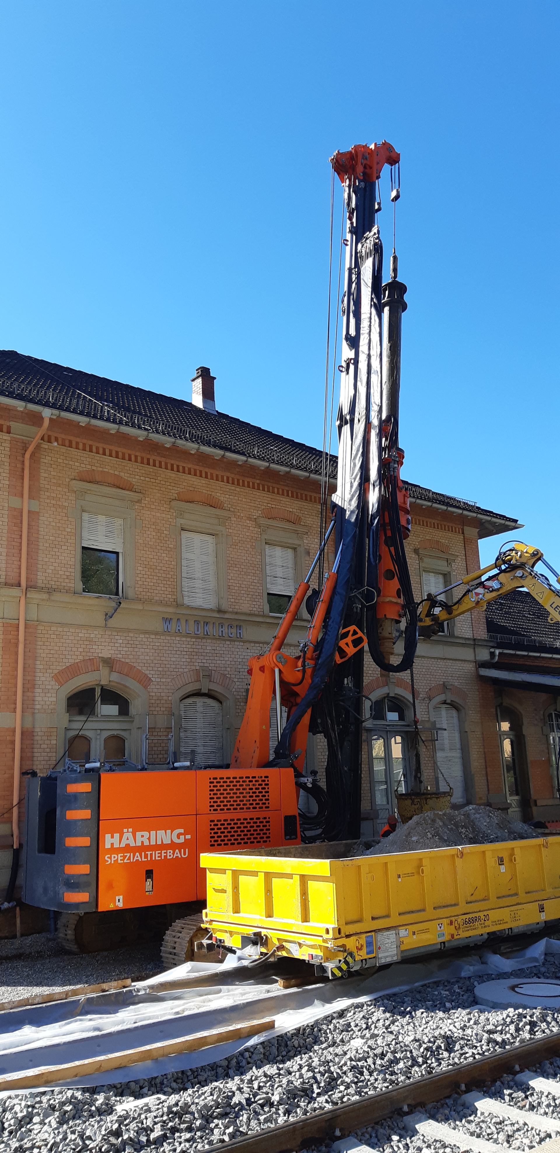 22.09.2020 Gründungsarbeiten für das neue Bahnsteigdach